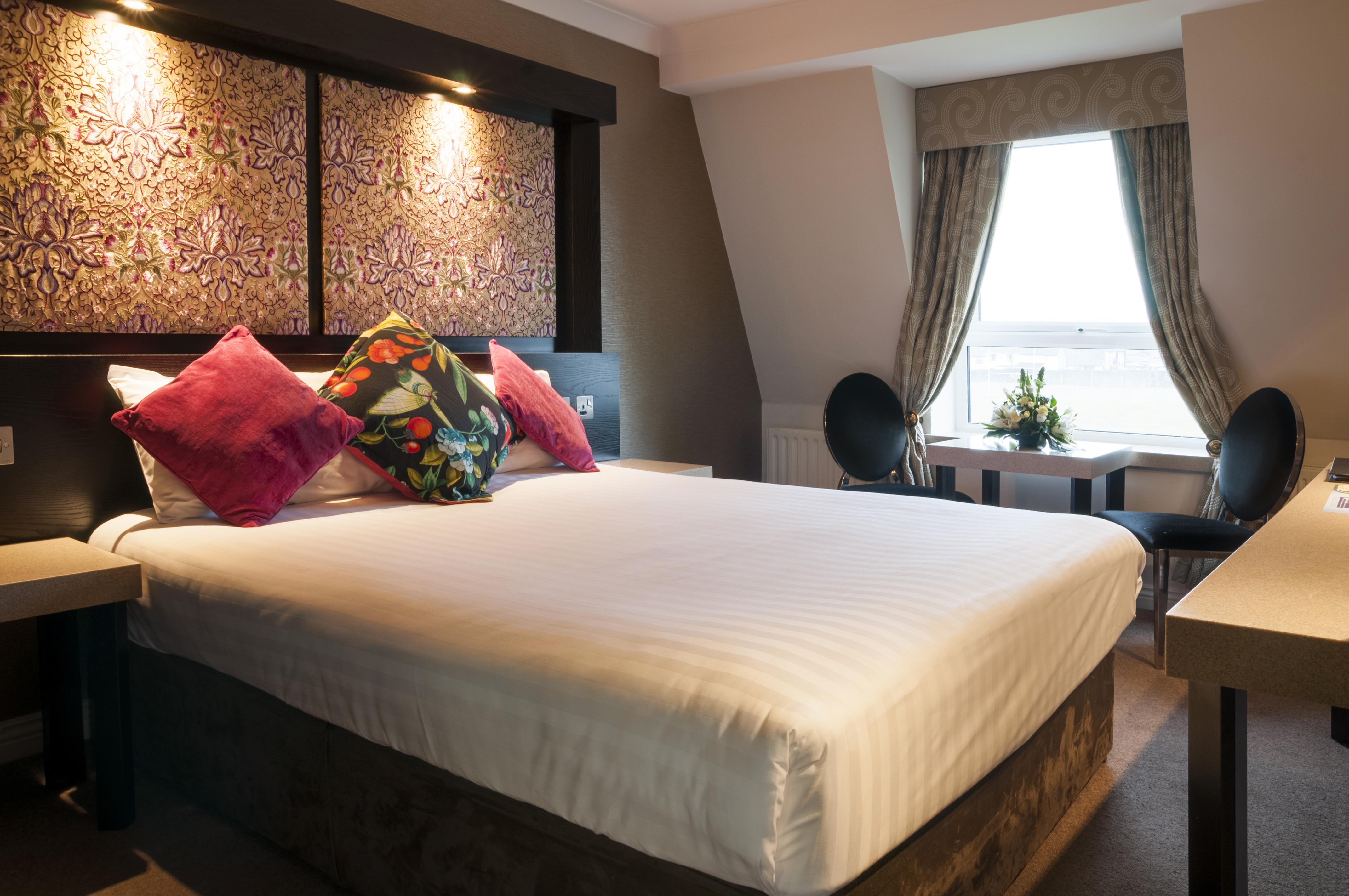 Flannery'S Hotel Голвей Екстер'єр фото