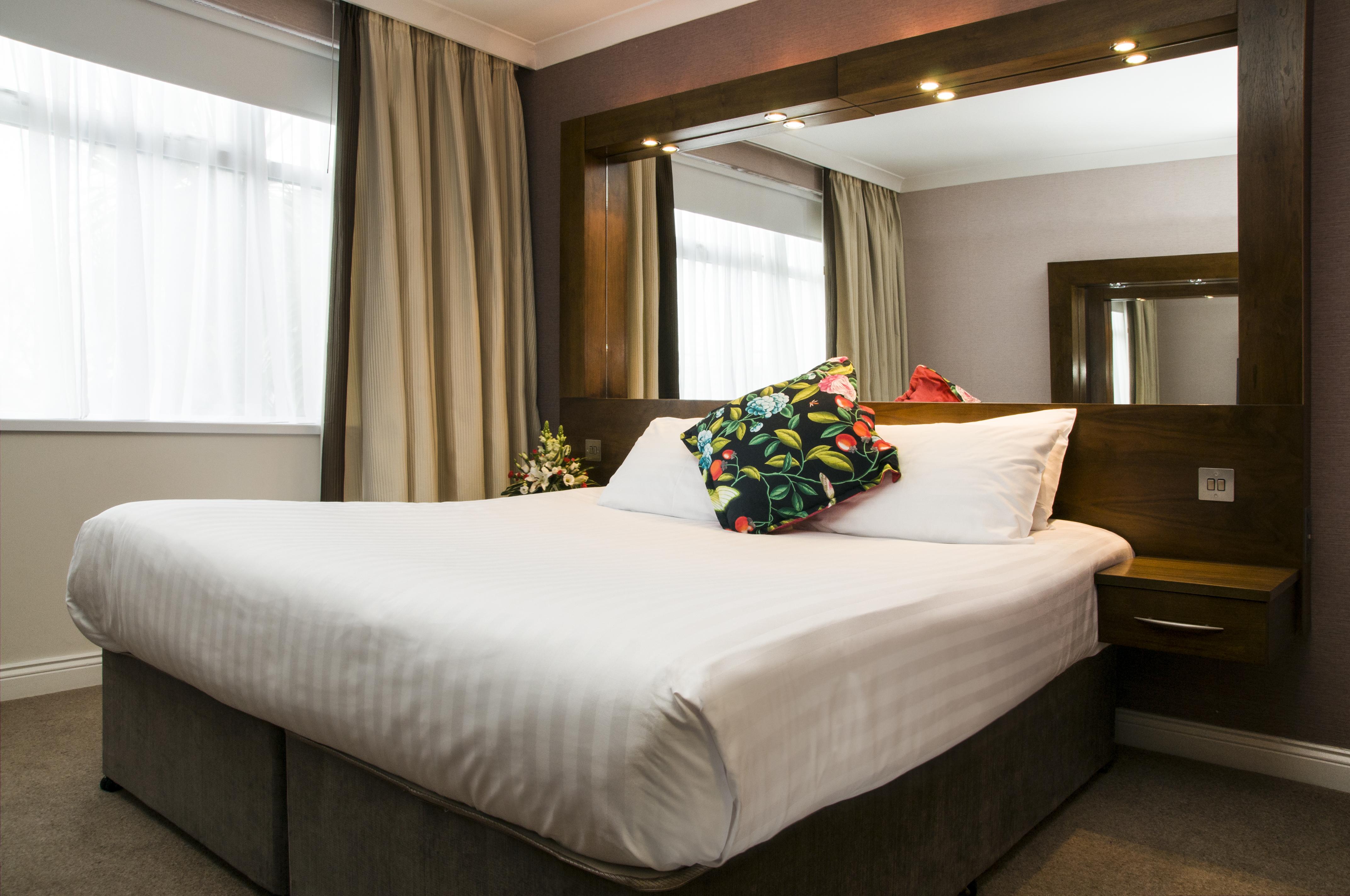 Flannery'S Hotel Голвей Екстер'єр фото