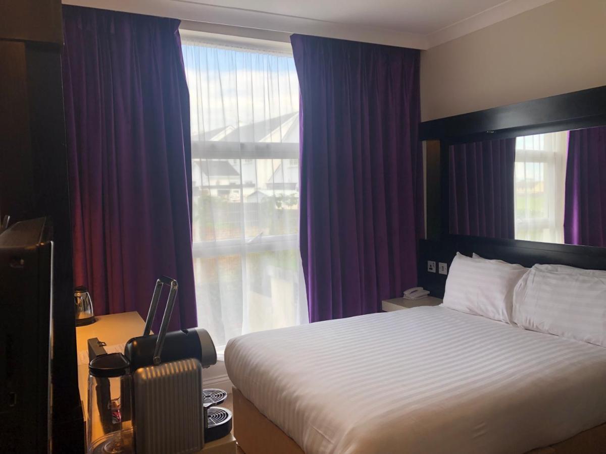 Flannery'S Hotel Голвей Екстер'єр фото
