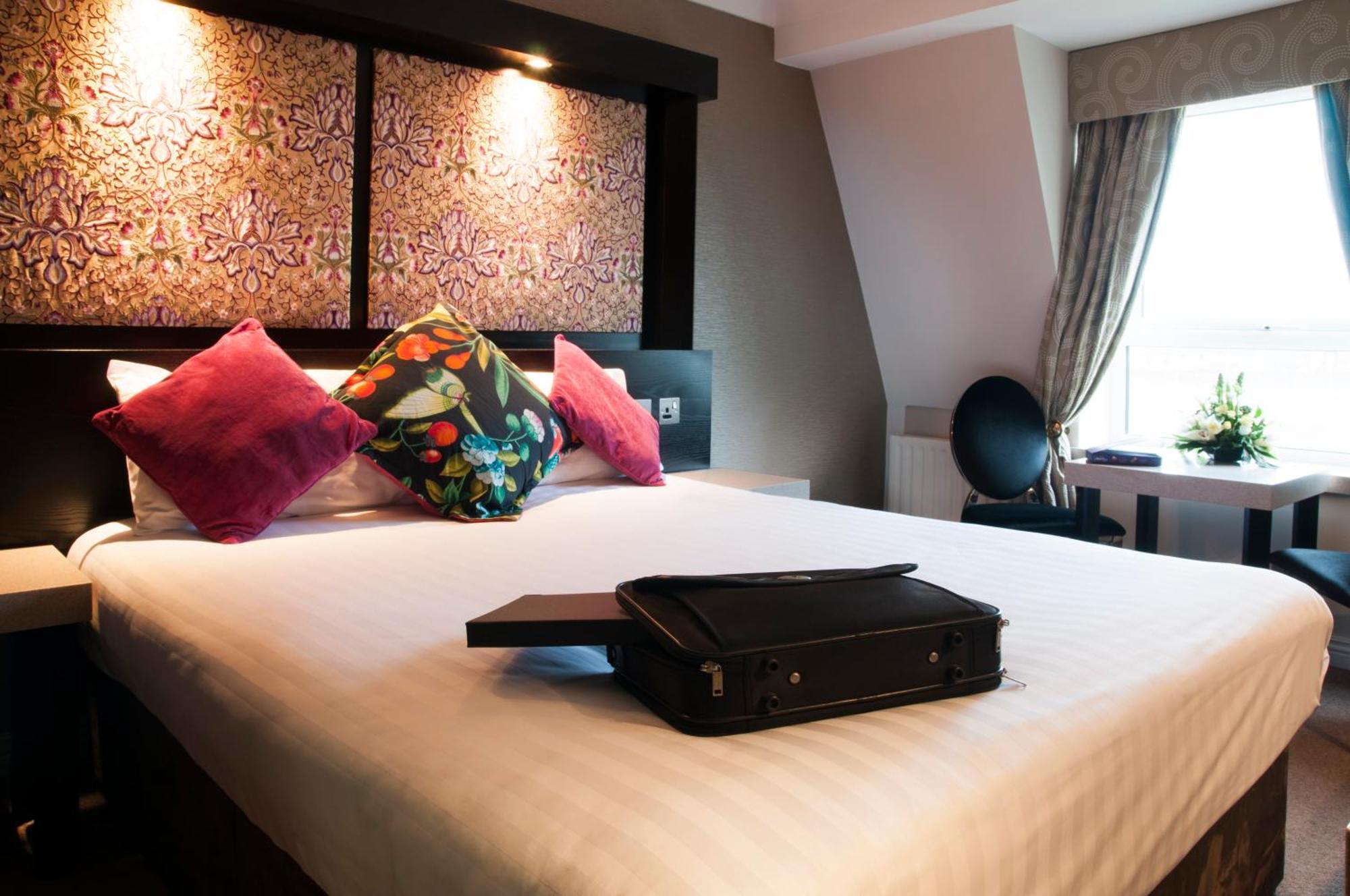 Flannery'S Hotel Голвей Екстер'єр фото