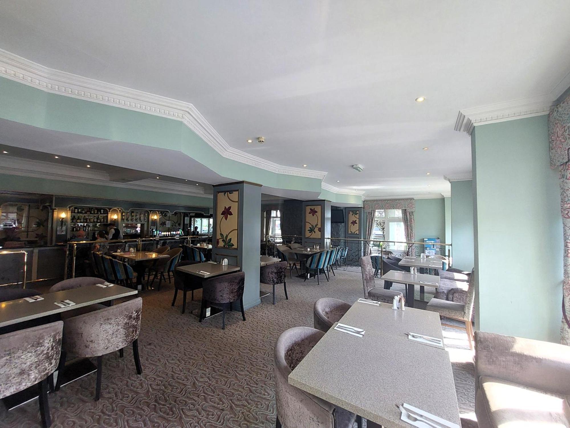 Flannery'S Hotel Голвей Екстер'єр фото