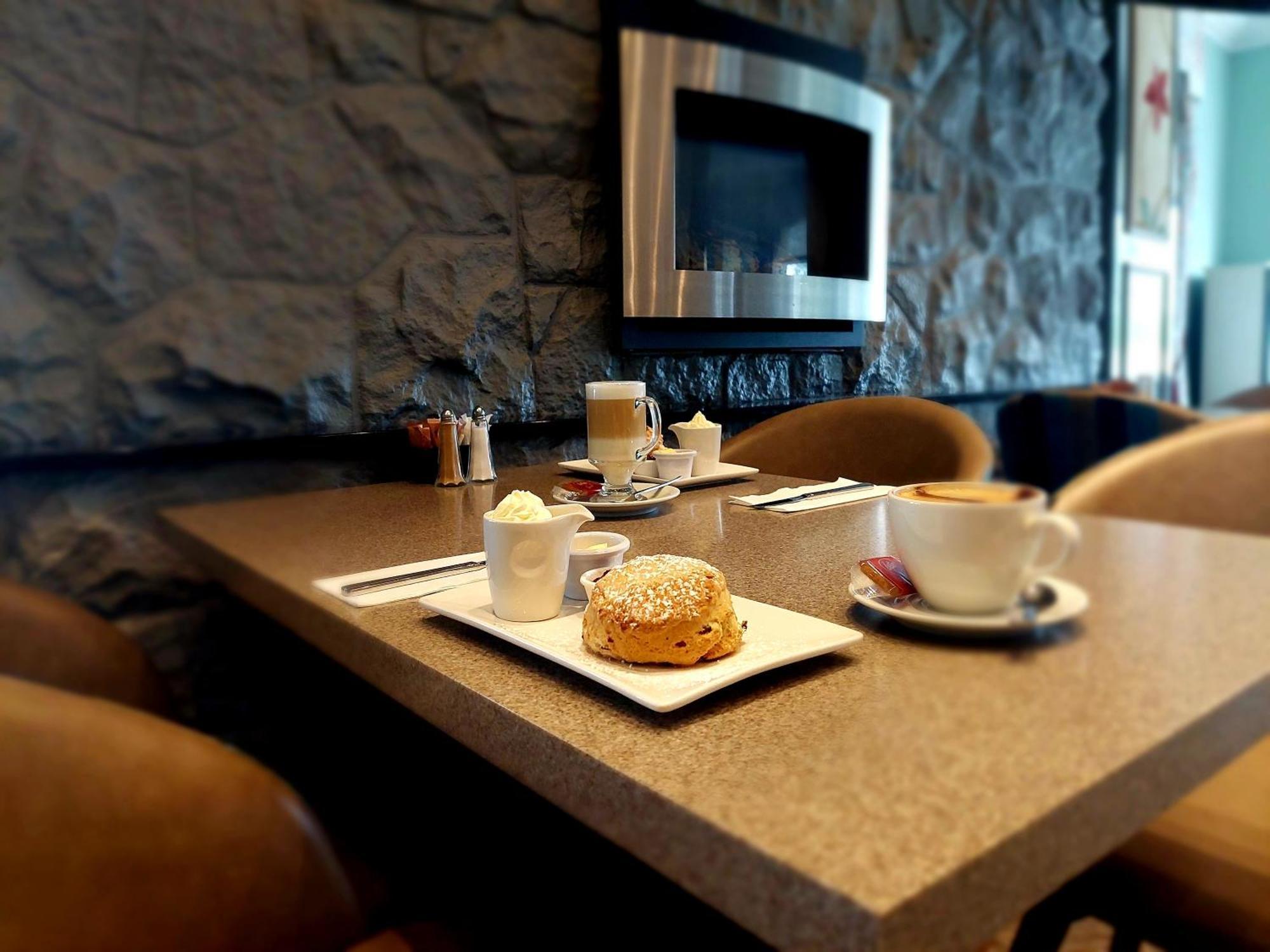 Flannery'S Hotel Голвей Екстер'єр фото